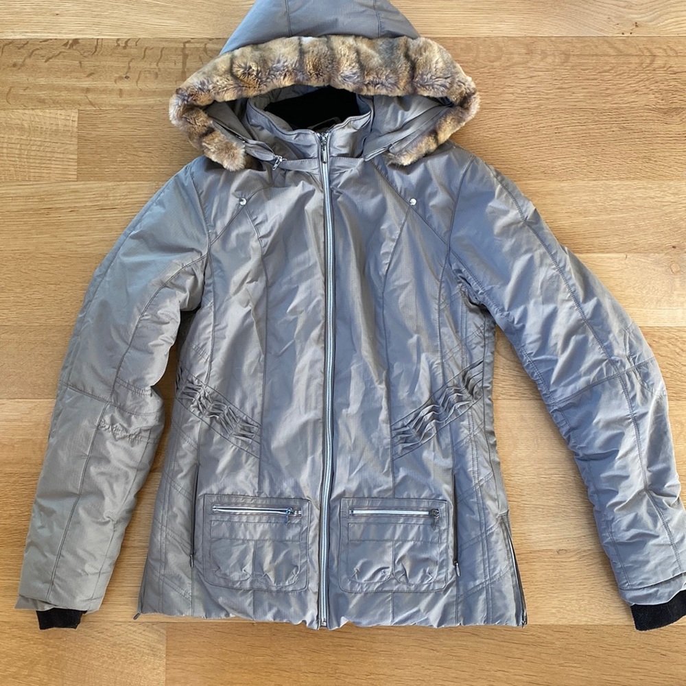 Sunice beige ski jacket winter coat. Bellini collection